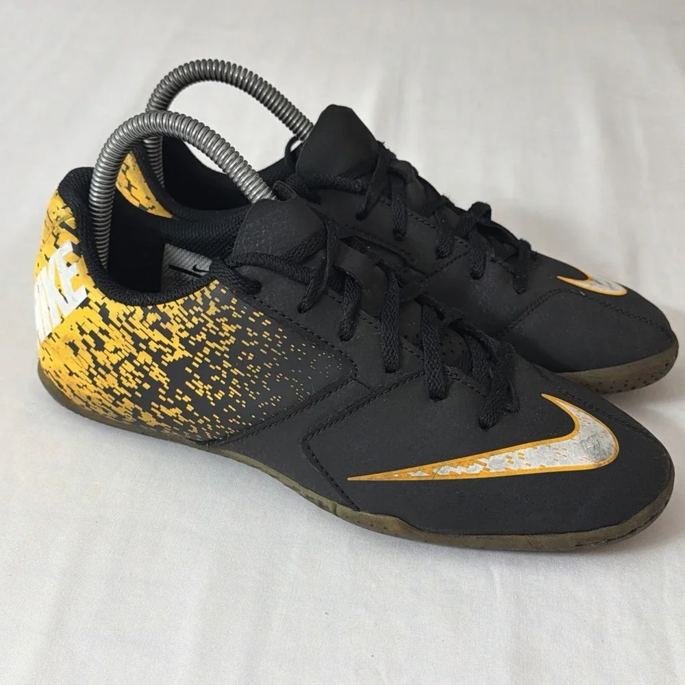 Nike Bombax IC 826487 002 Indoor Soccer Shoes Black‎ Yellow Boys Youth Size 5Y